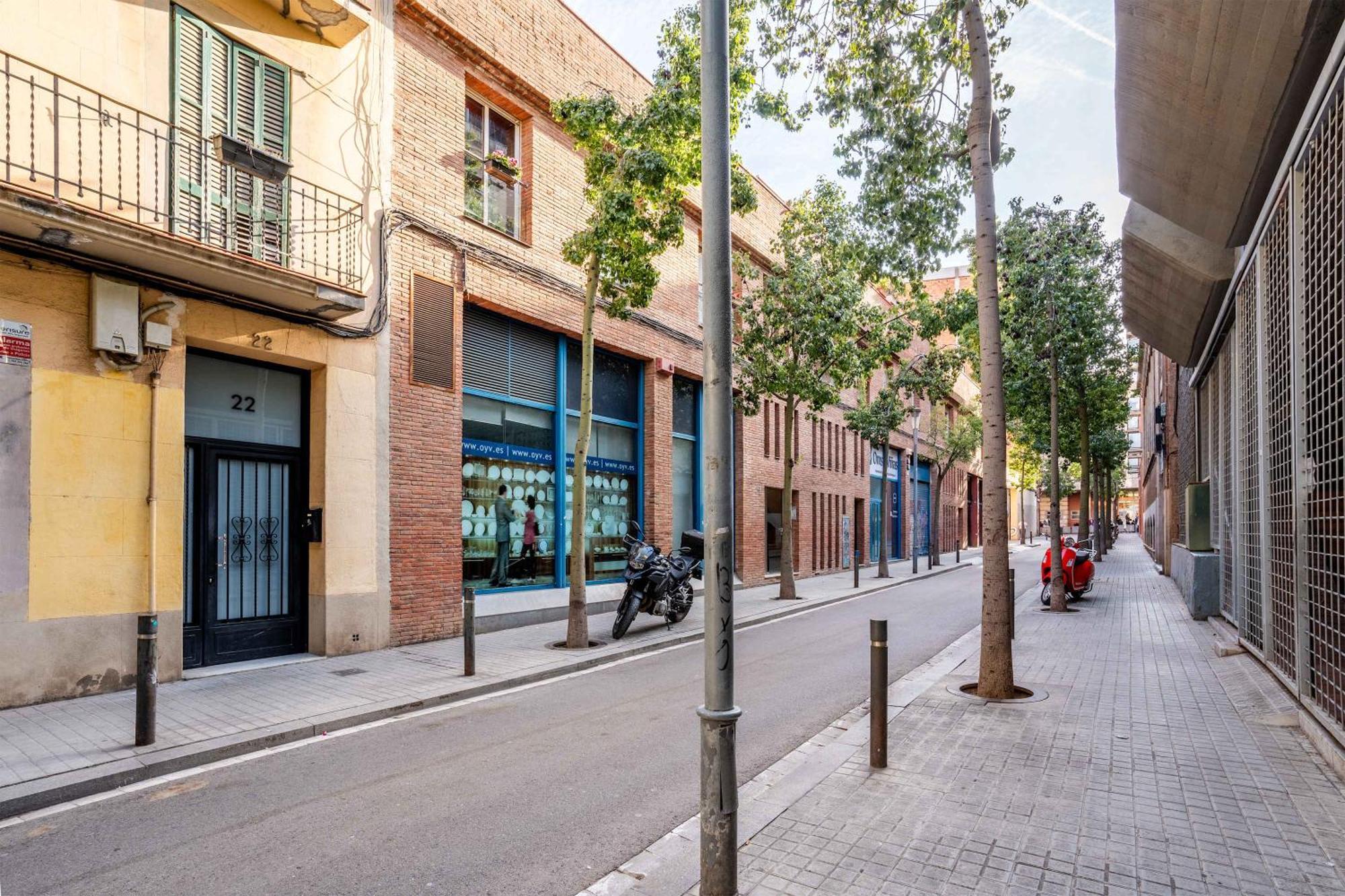 Sagrada Familia- Emblematic And Charming Catalan Apartment