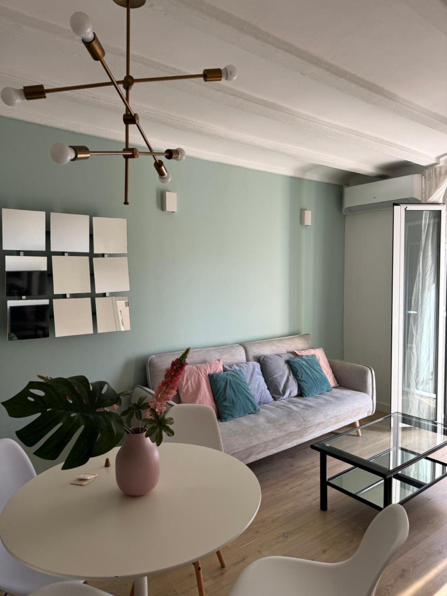 Unique Ramblas Apartment *