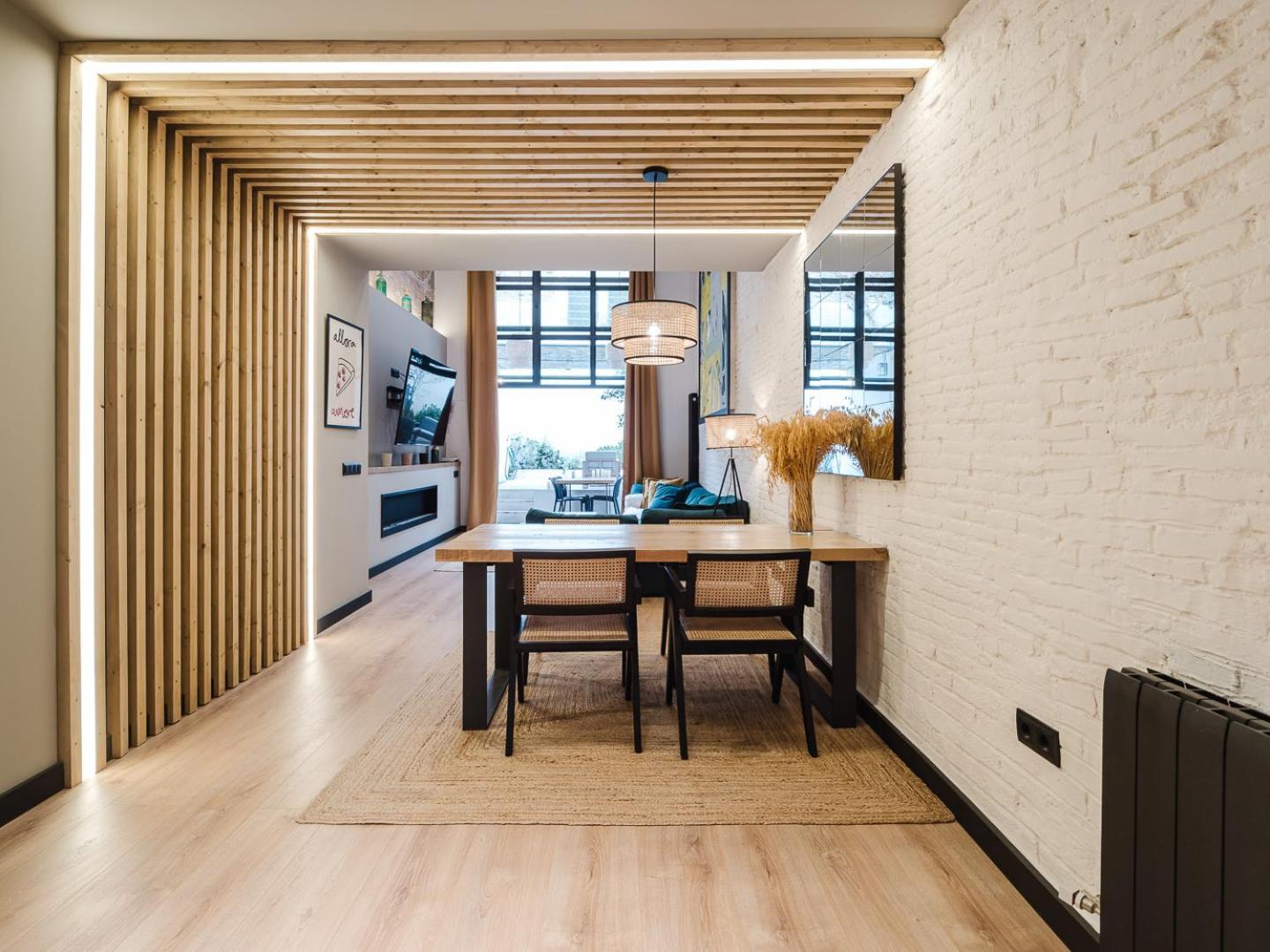 Luxury 2 Story Near Passeig De Gracia Apartment Barcelona