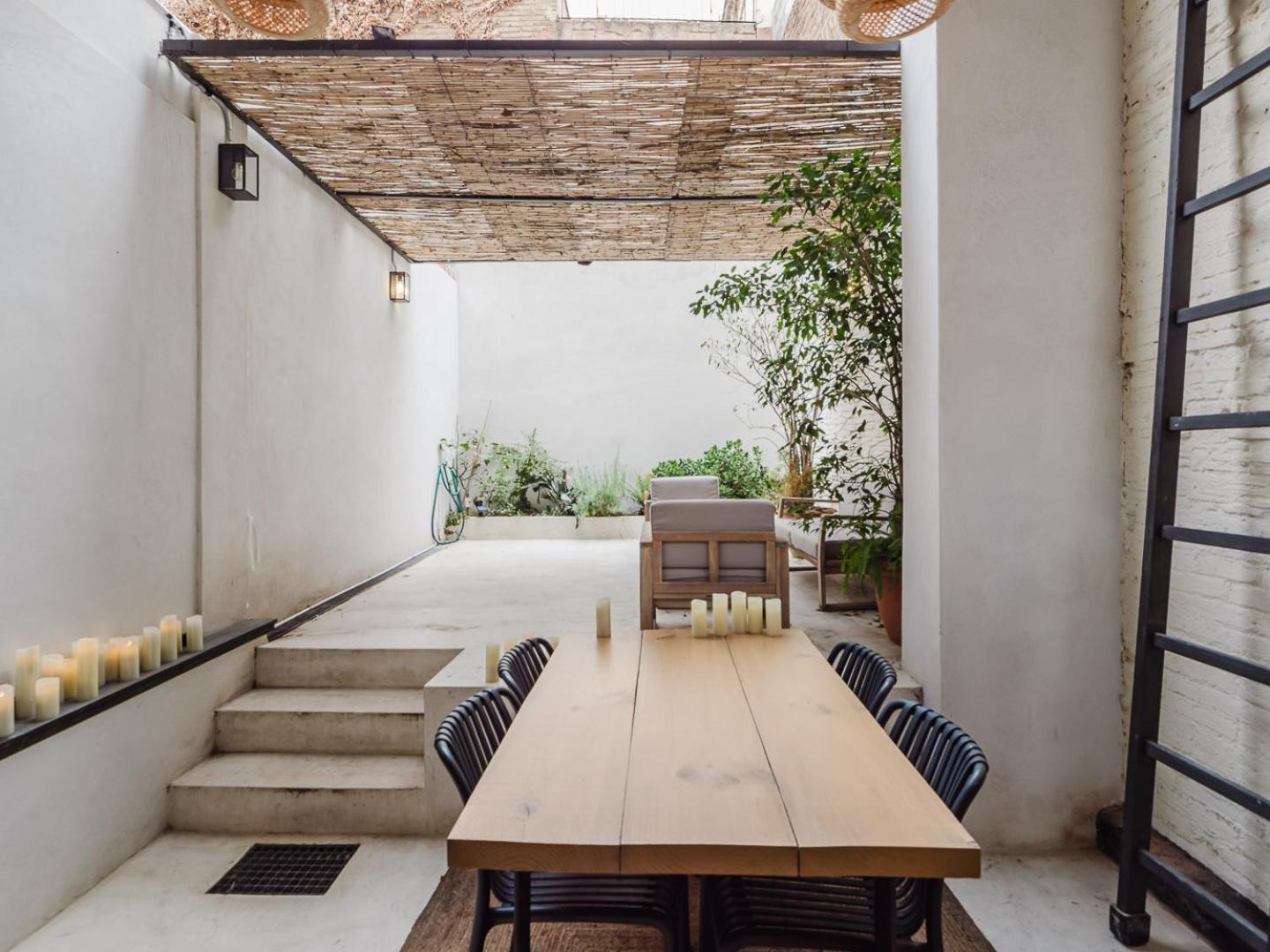 Luxury 2 Story Near Passeig De Gracia Apartment *