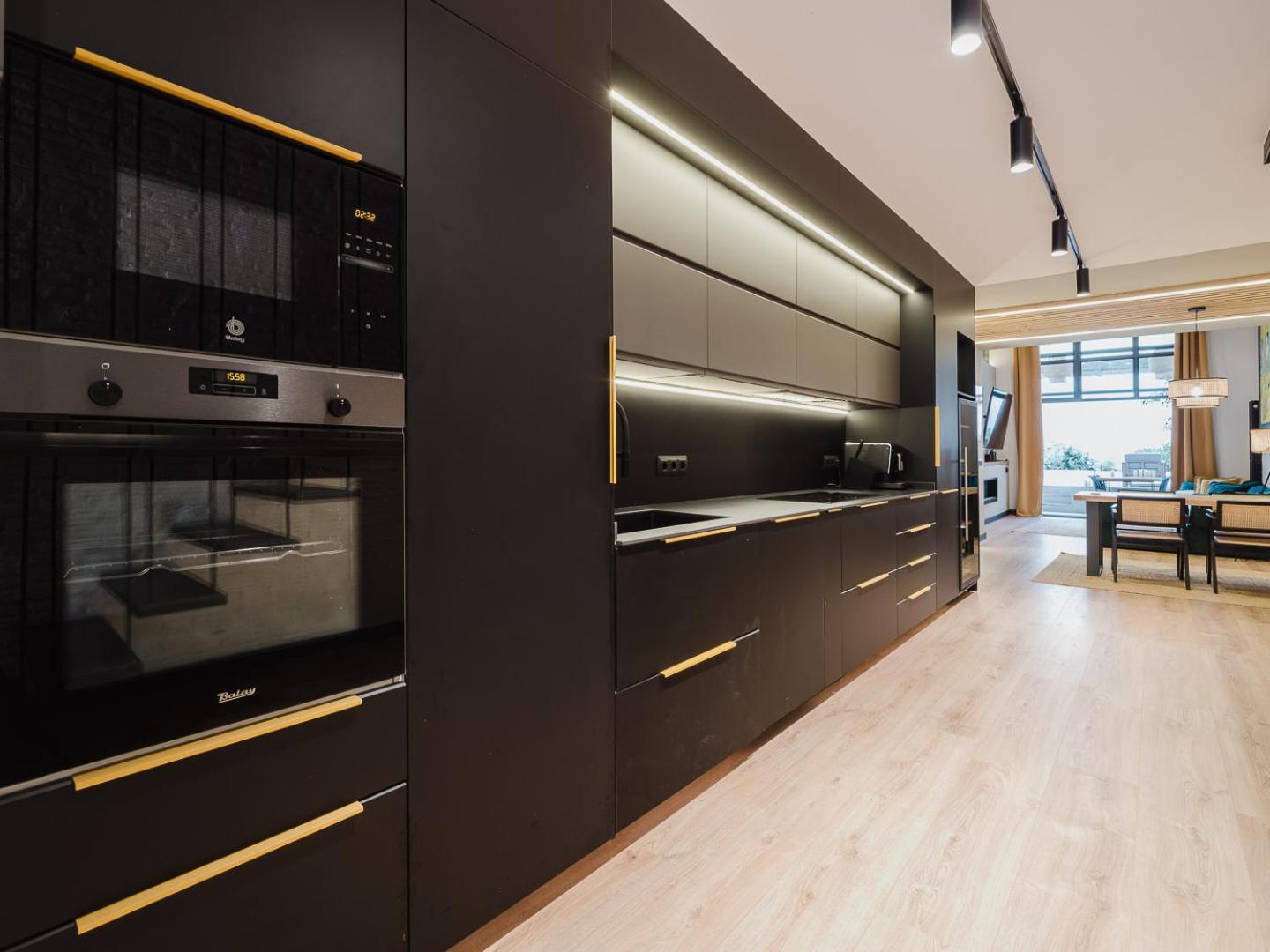 Luxury 2 Story Near Passeig De Gracia Apartment