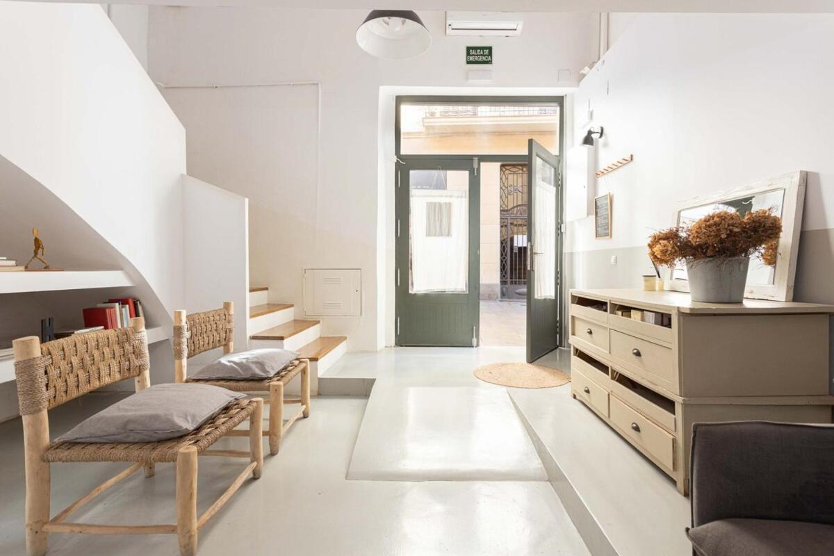 Intimate House - Heart Of Sarria Apartment