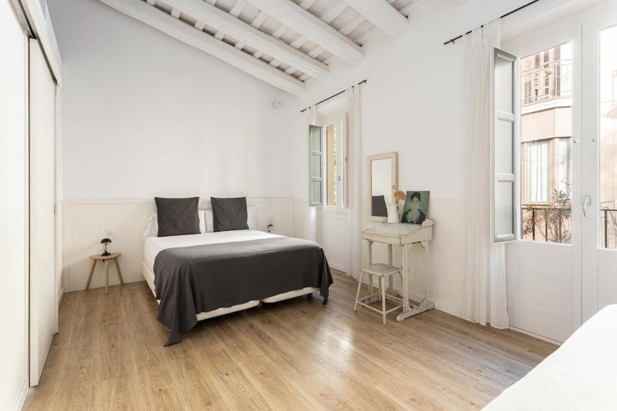 Intimate House - Heart Of Sarria Apartment