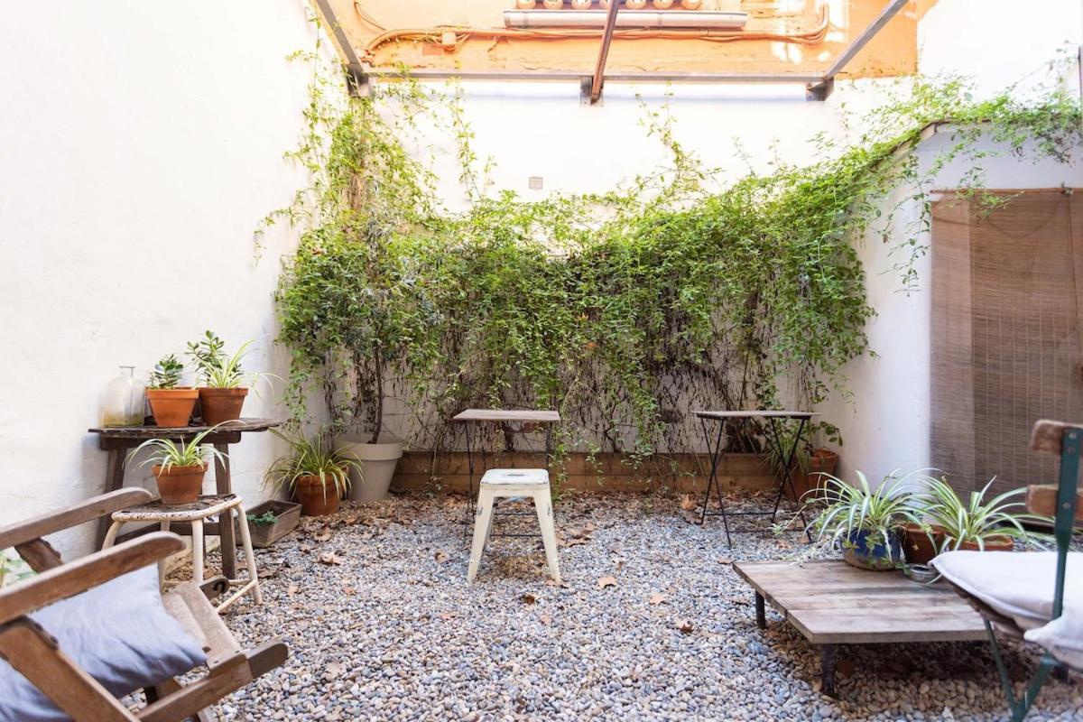 Intimate House - Heart Of Sarria Apartment *