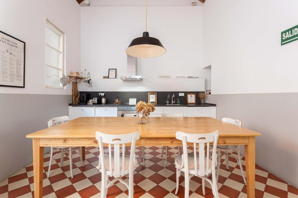 Intimate House - Heart Of Sarria Apartment
