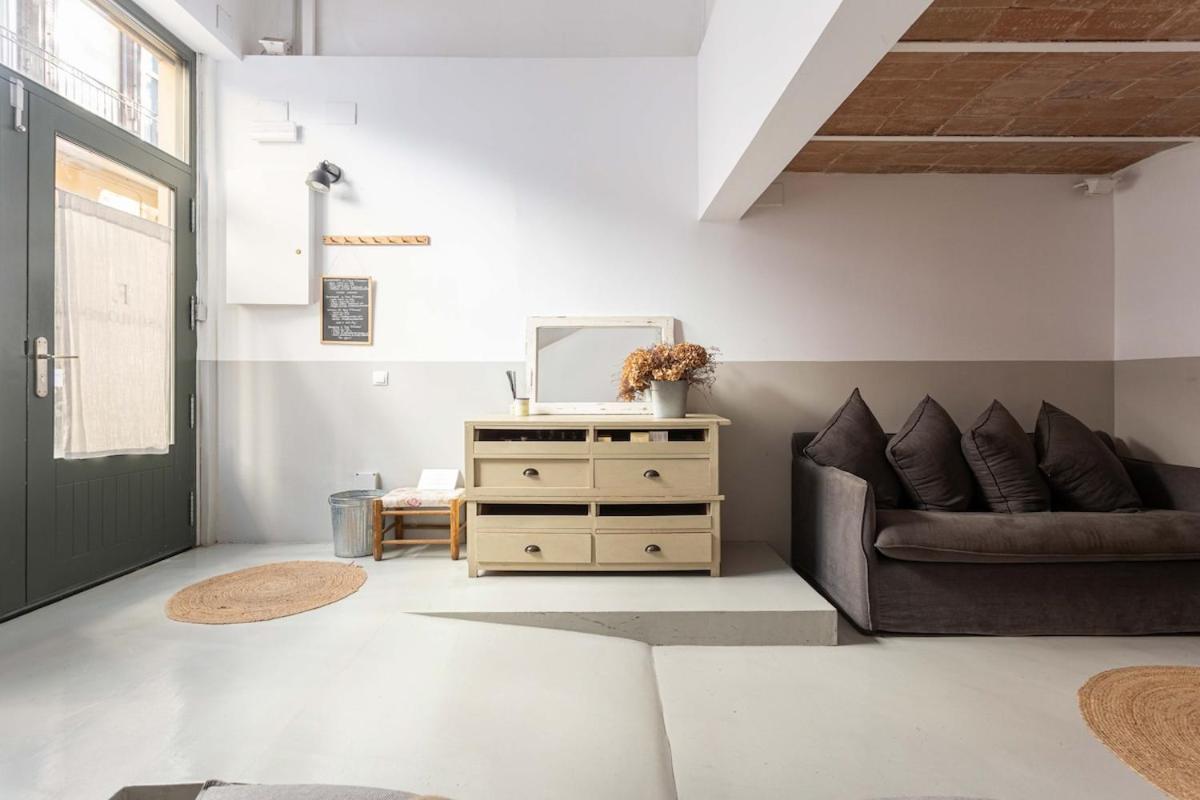 Intimate House - Heart Of Sarria Apartment
