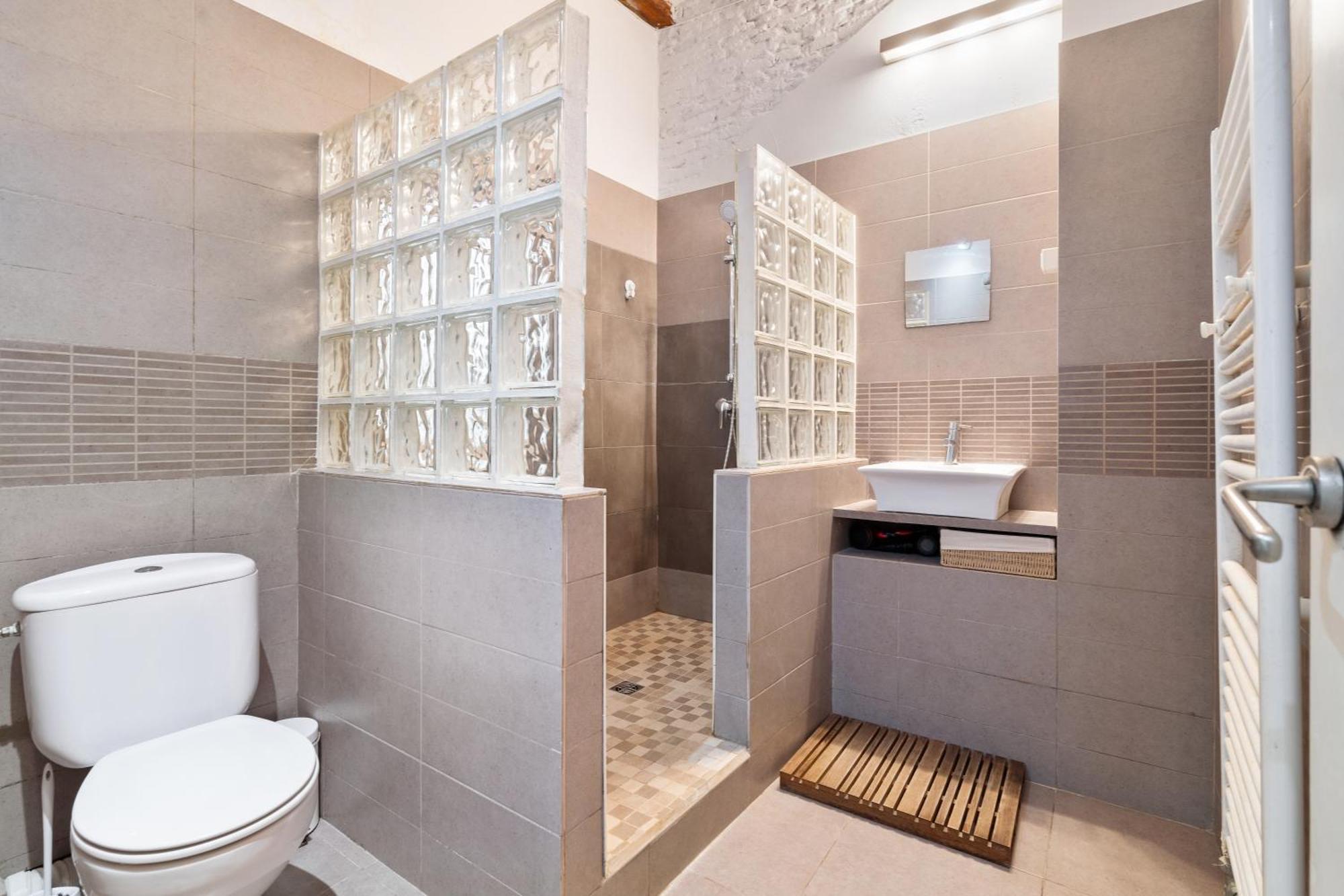 Apartment Stylish 2-bedroom In El Born Barcelona