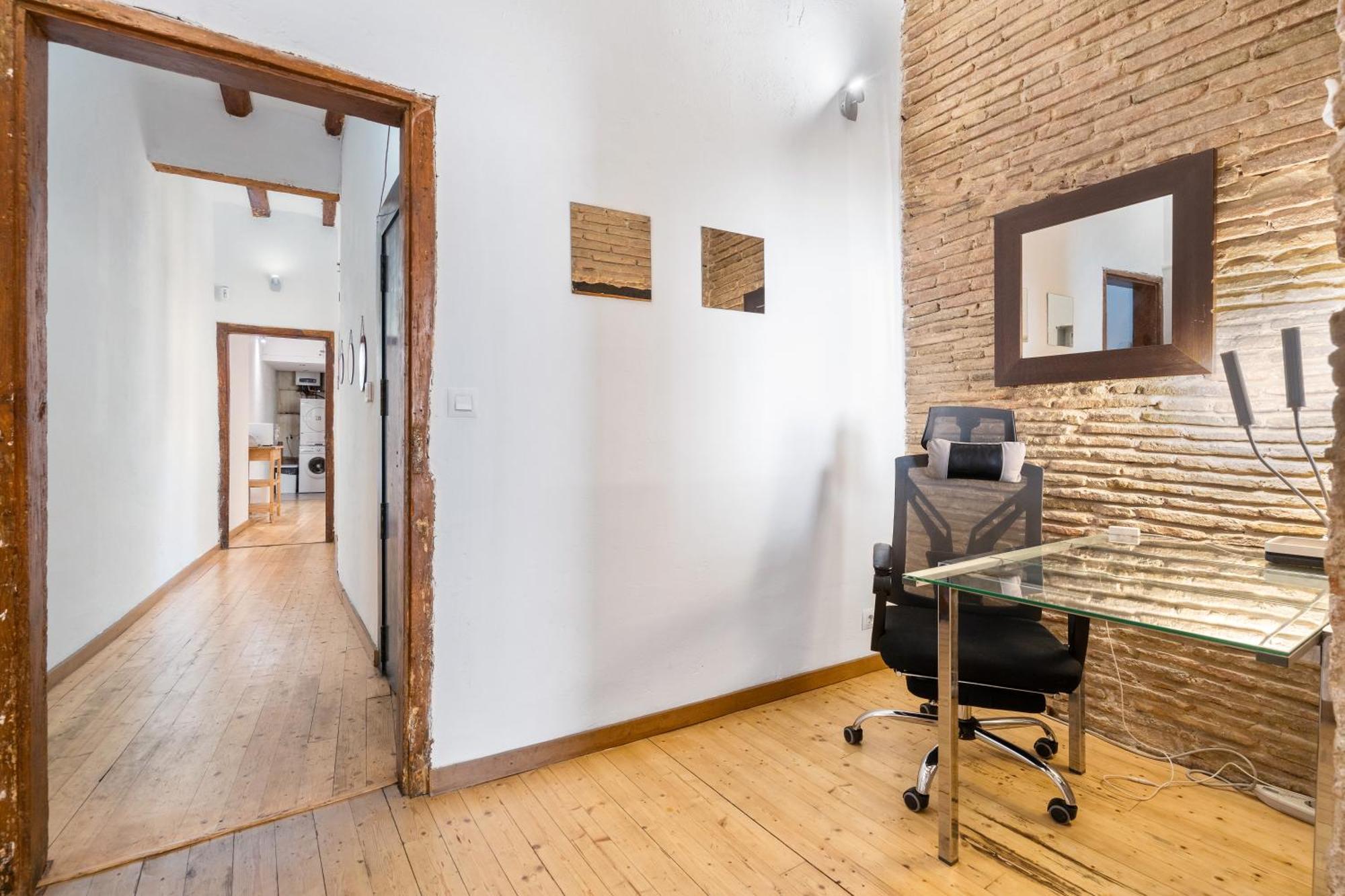 Stylish 2-bedroom In El Born Apartment Barcelona