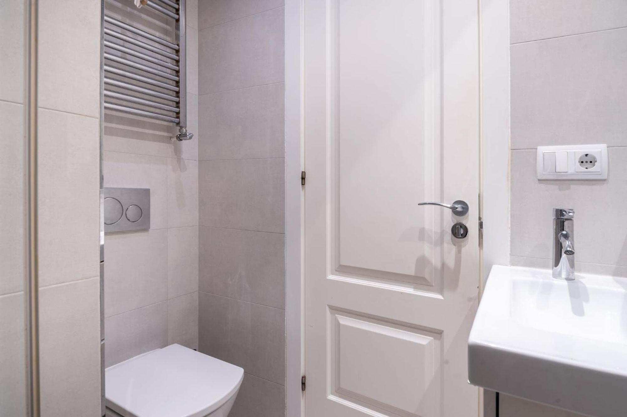 Apartment Spacious And Elegant Oasis In The Location