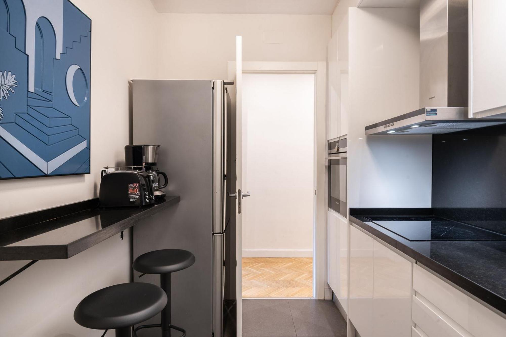 Apartment Spacious And Elegant Oasis In The Location *