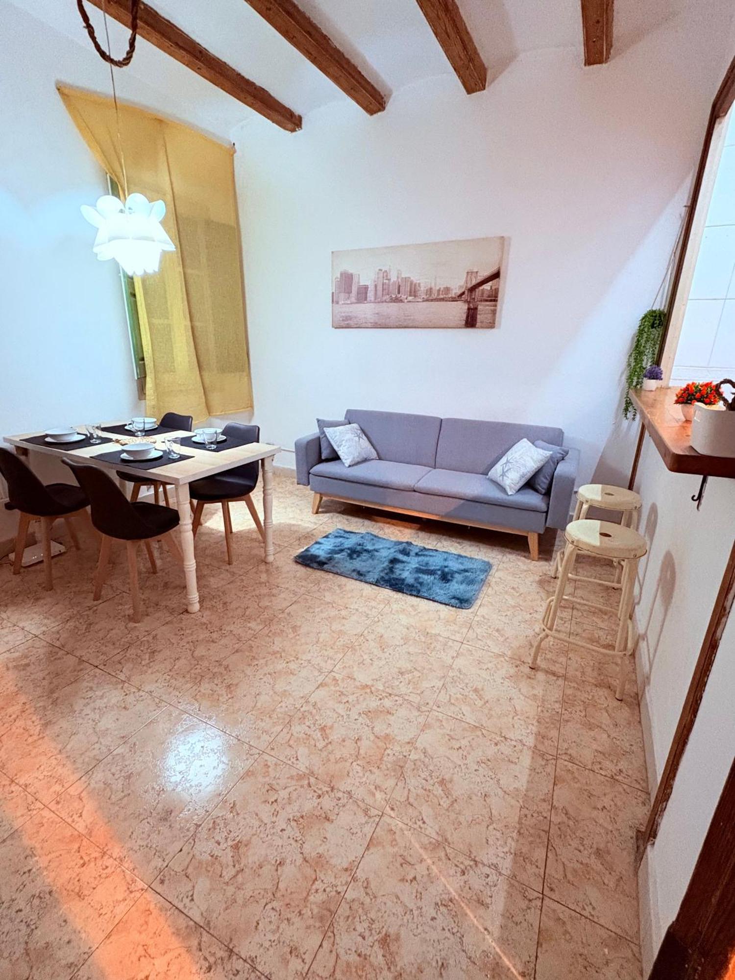 Amazing And Stylish Flat For 4 People With Breakfast Included 2 Blocks Away From Poblenou Apartment