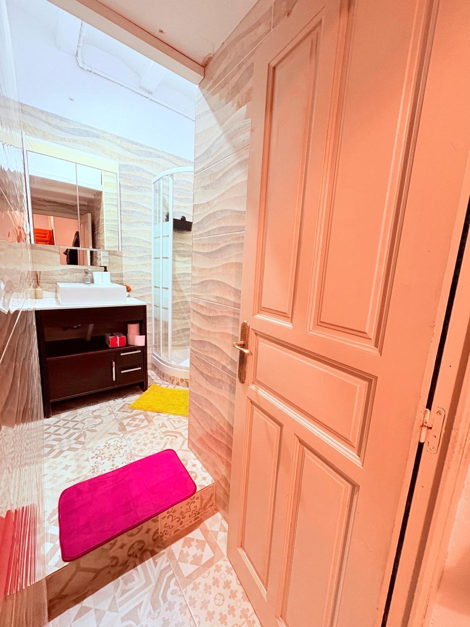 Amazing And Stylish Flat For 4 People With Breakfast Included 2 Blocks Away From Poblenou Apartment *