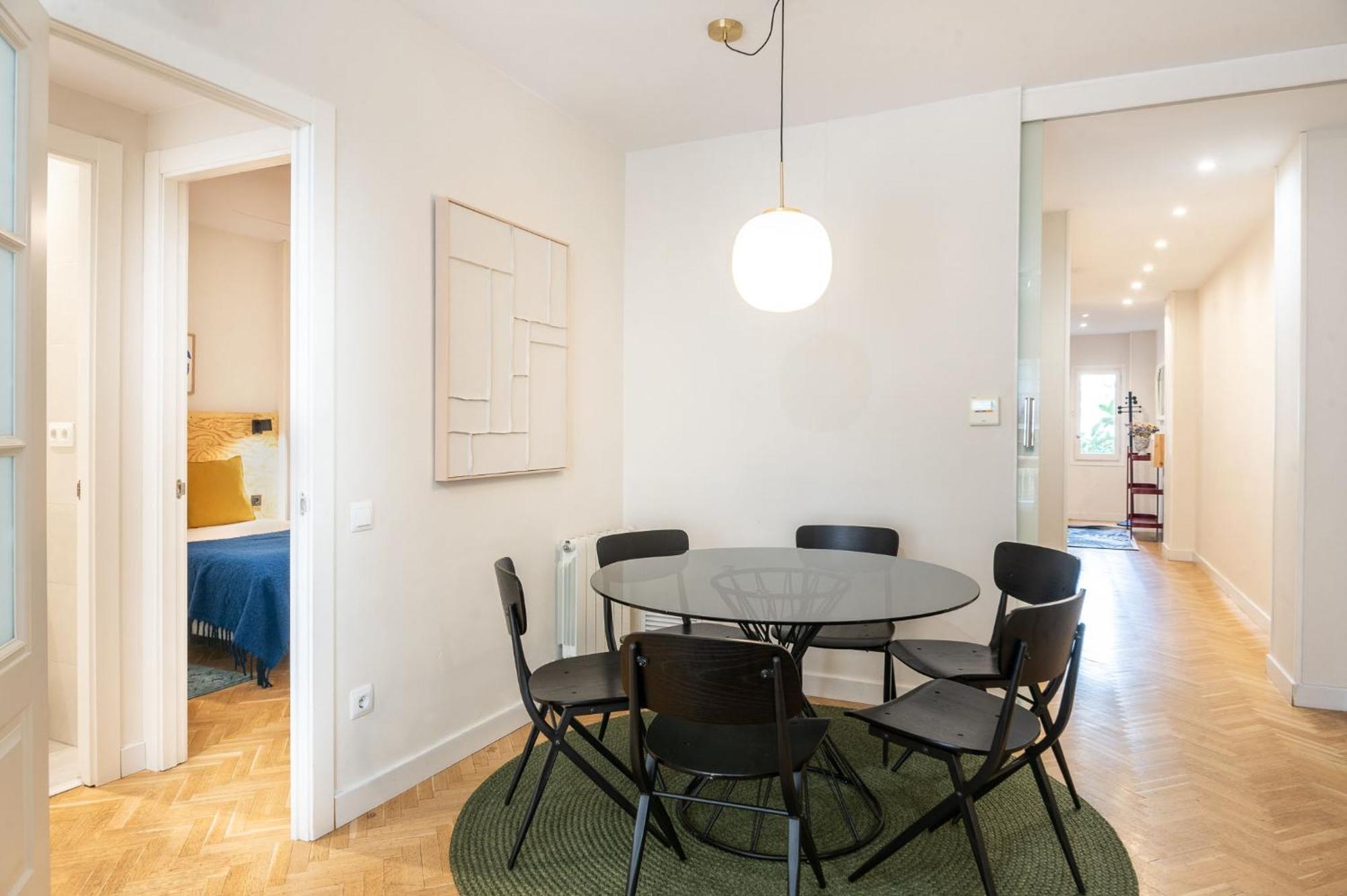 Spacious And Elegant Oasis In The Location Apartment *