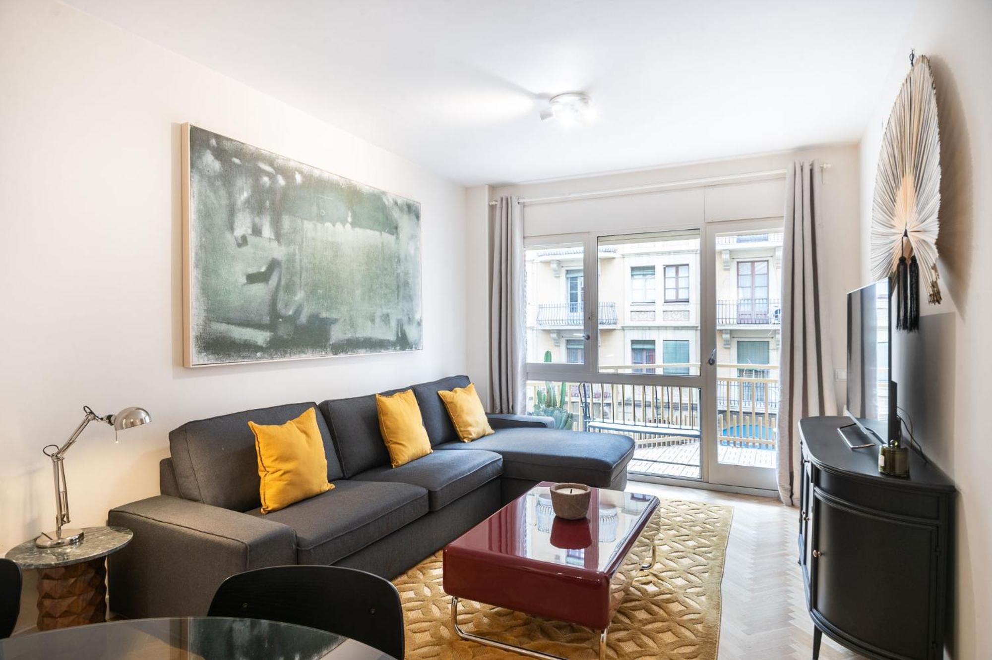 Apartment Spacious And Elegant Oasis In The Location
