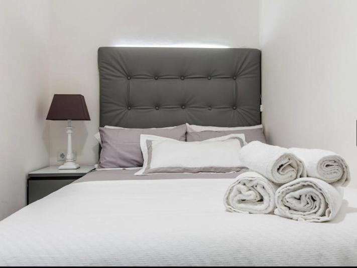 Nice, Cozy, Fcb Stadium,payment Parking Appartement Barcelone