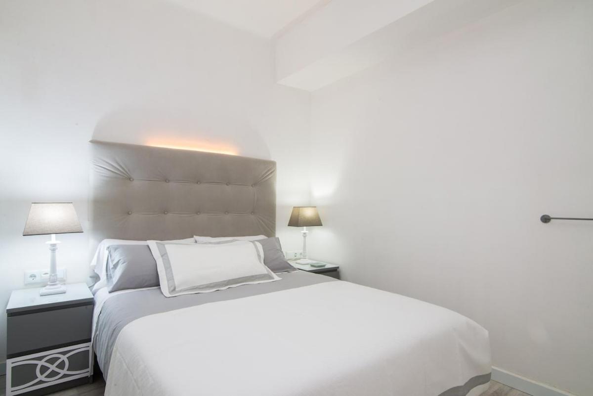 Appartement Nice, Cozy, Fcb Stadium,payment Parking