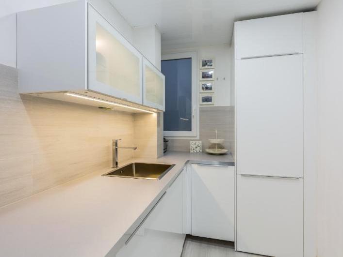 Apartment Nice, Cozy, Fcb Stadium,payment Parking Barcelona