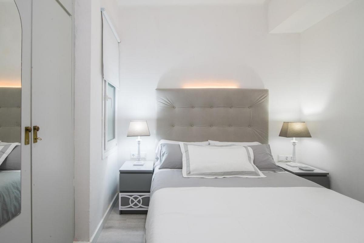 Nice, Cozy, Fcb Stadium,payment Parking Appartement