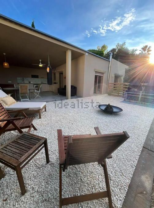 Holiday home Stylish & Idyllic With Private Garden 5 Min Walking From South In Gava Mar Barcelona