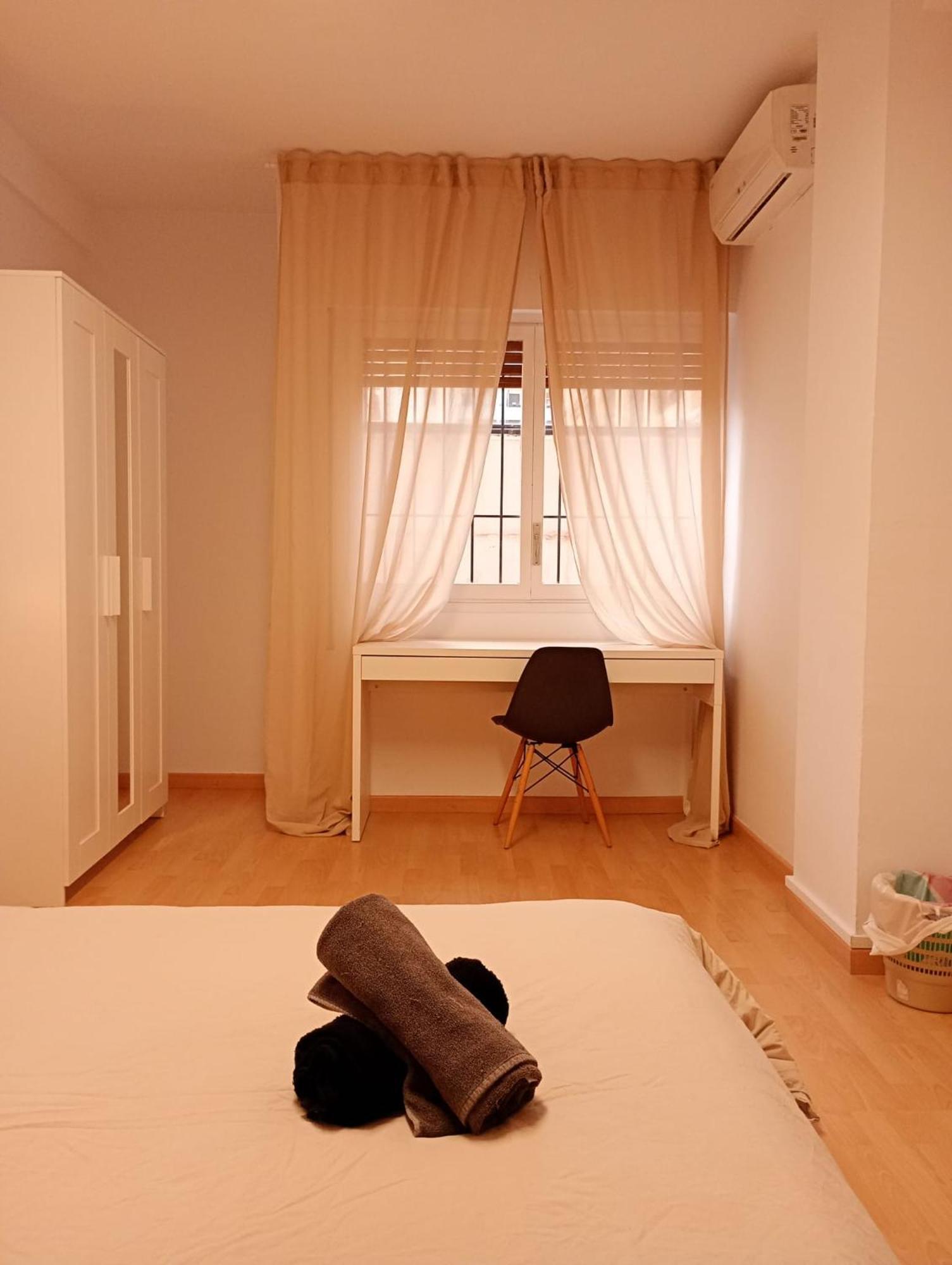 City Center Double Sunny Room Fgc Guest house Barcelona