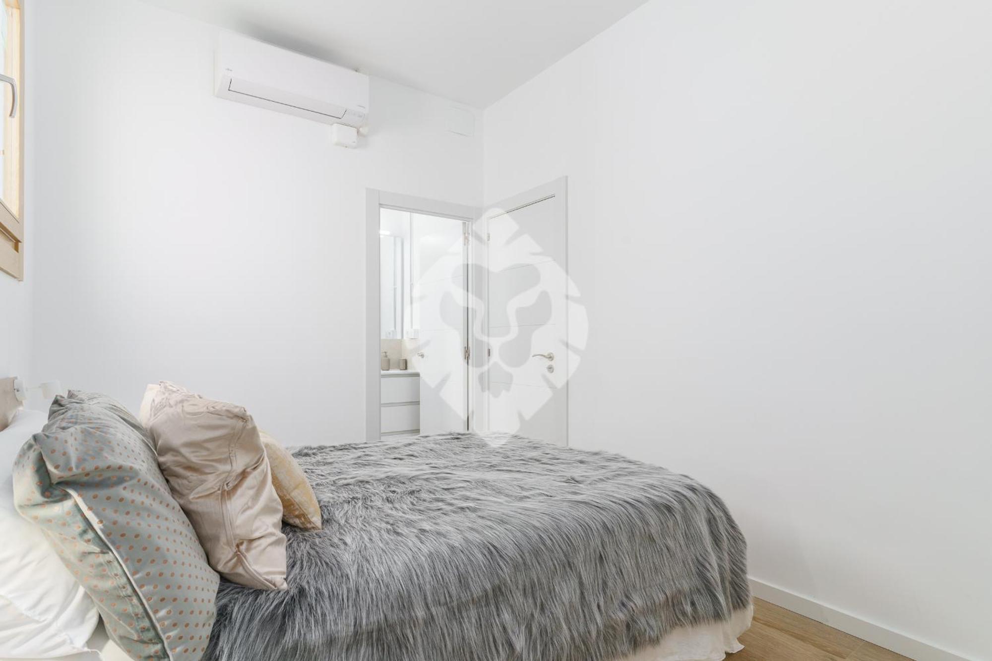Piso Ideal Con 3 3 Banos Y Terraza * Barcelona