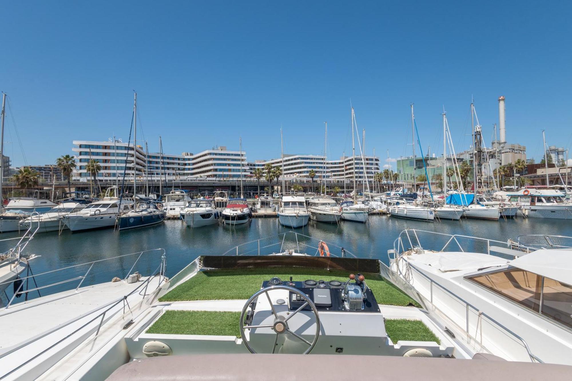 Barco Muy Romantico Con Parking Botel *