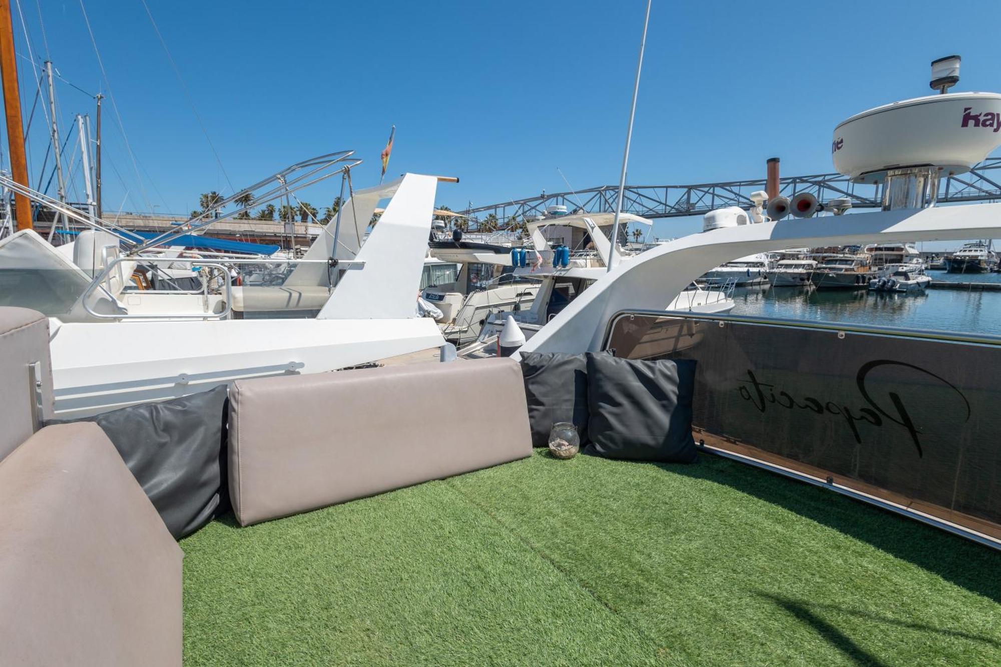 Barco Muy Romantico Con Parking Botel