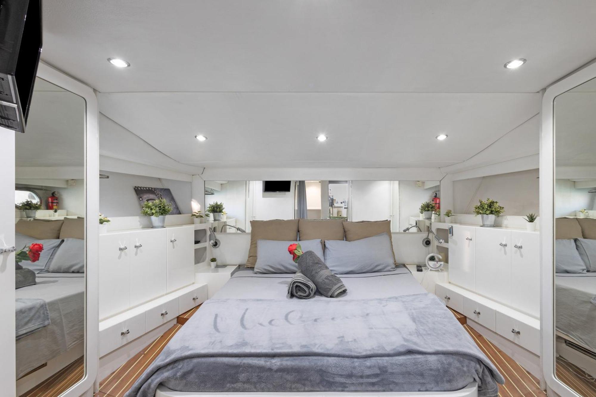 Barco Muy Romantico Con Parking * Barcelona