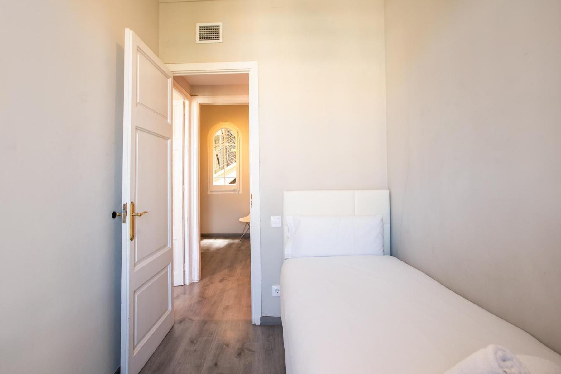 51par1011 In Parallel Apartment Barcelona