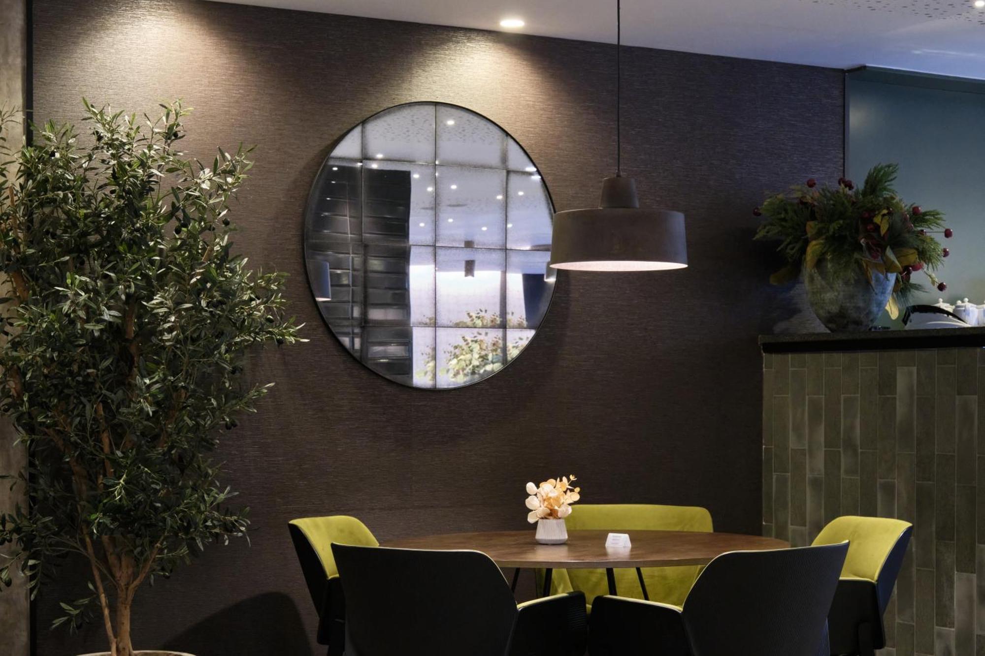 Hotel Catalonia Park Gueell 3*