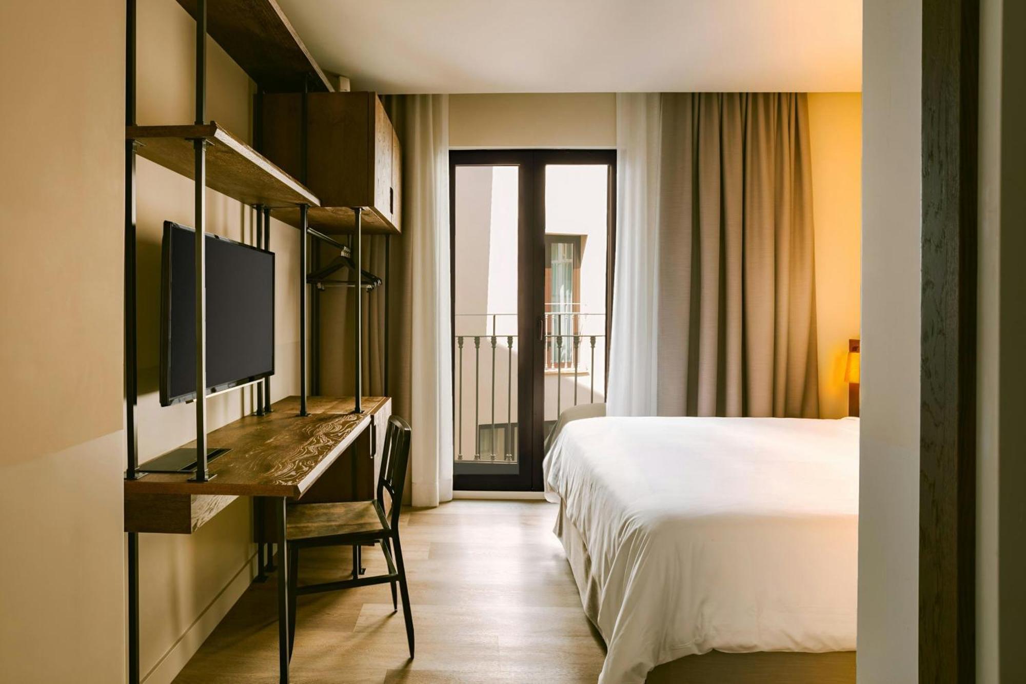 Casa Luz Hotel Plaza Catalunya, Sonder By Marriott Bonvoy Hotel 4*
