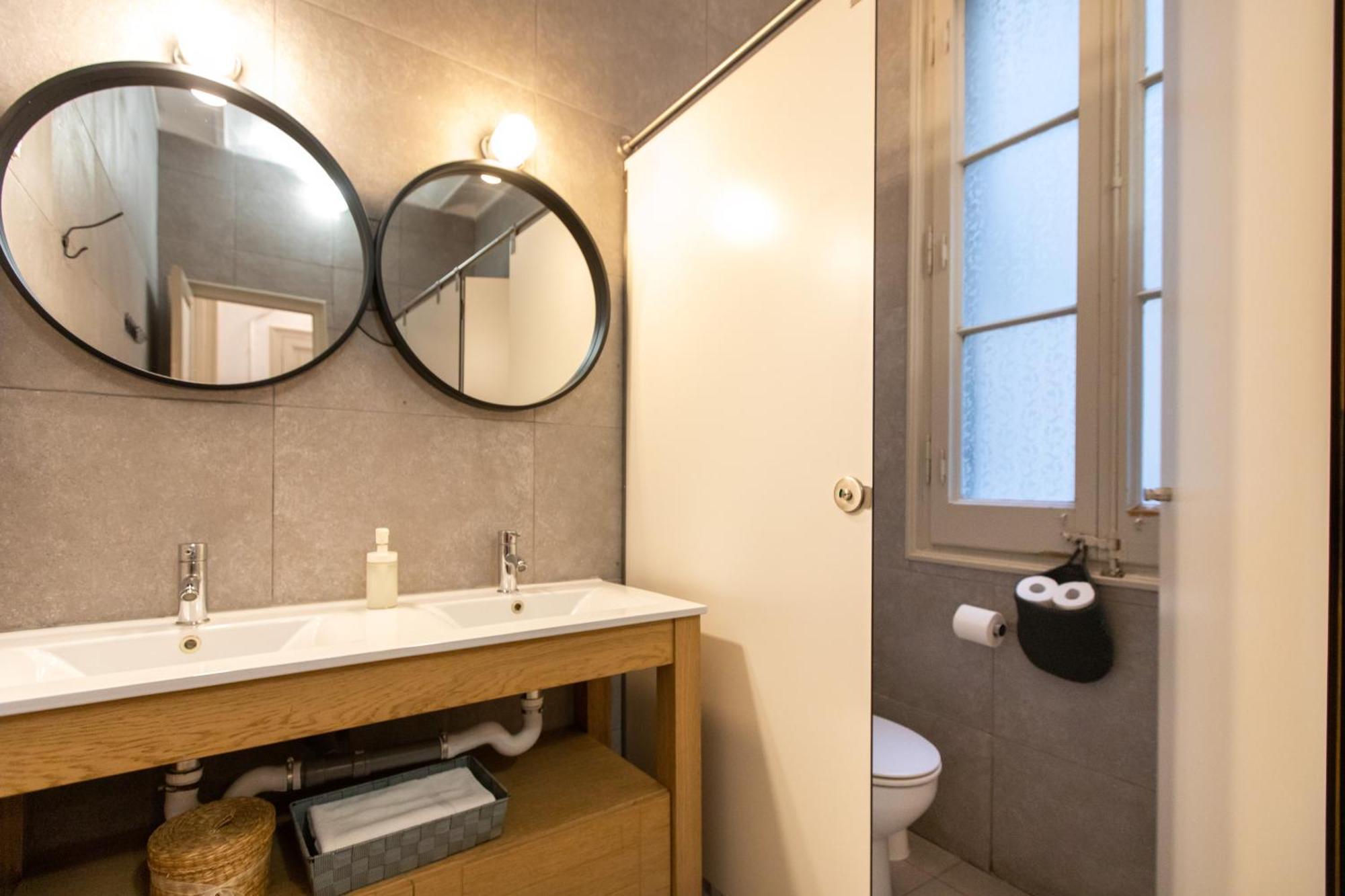 B21-apartamento Modernista Grupos Barcelone