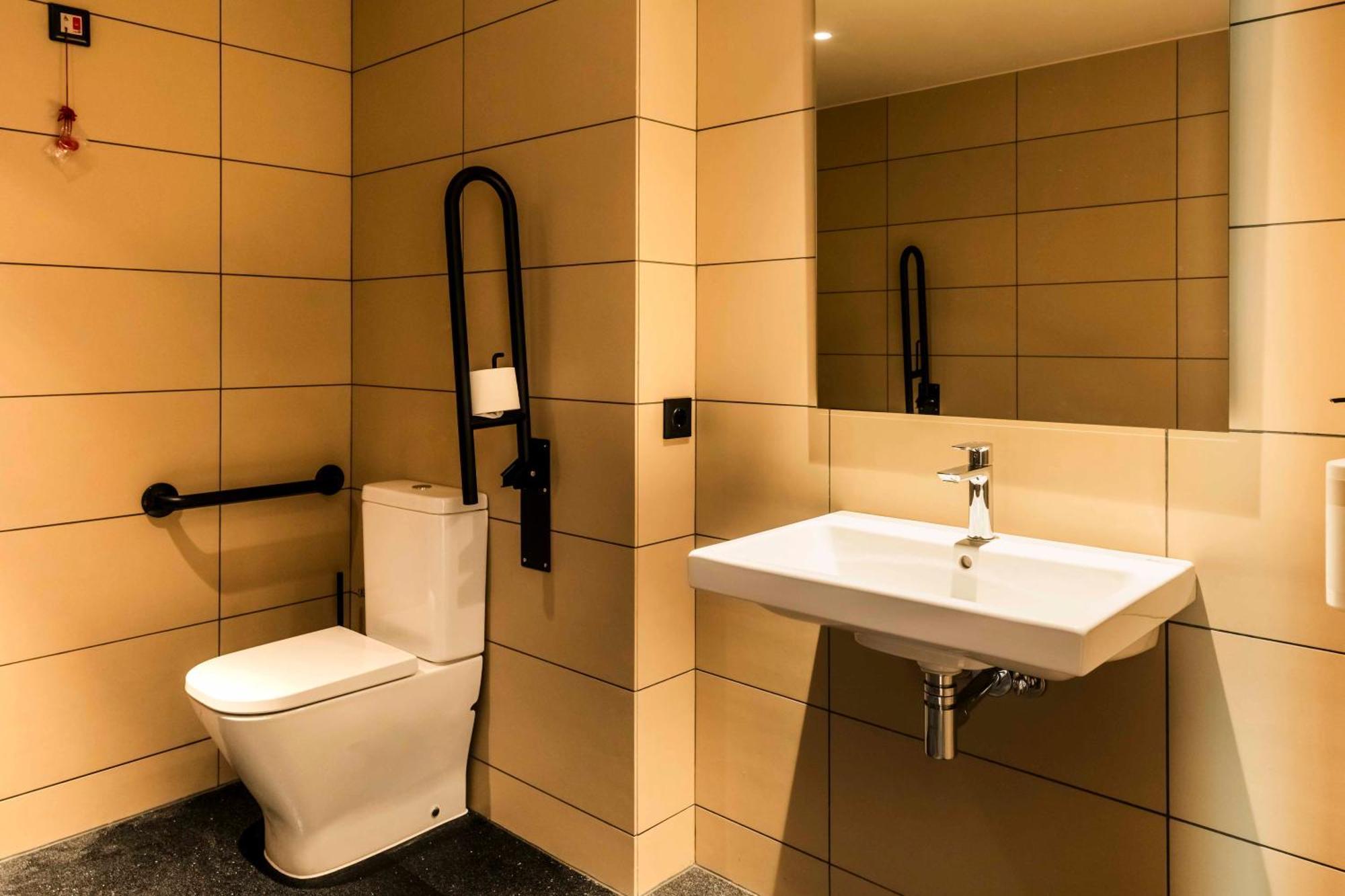 Easyhotel La Sagrera *