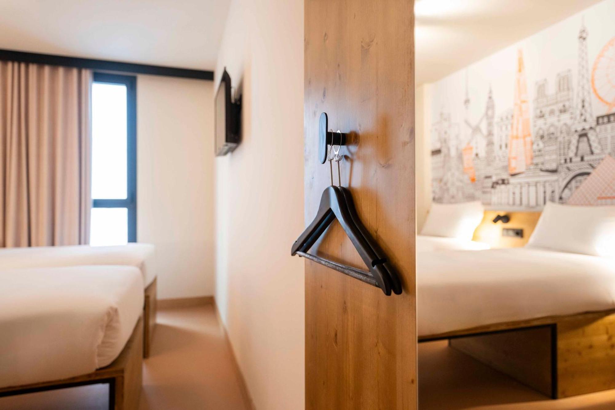 Easyhotel La Sagrera Hotel Barcelona