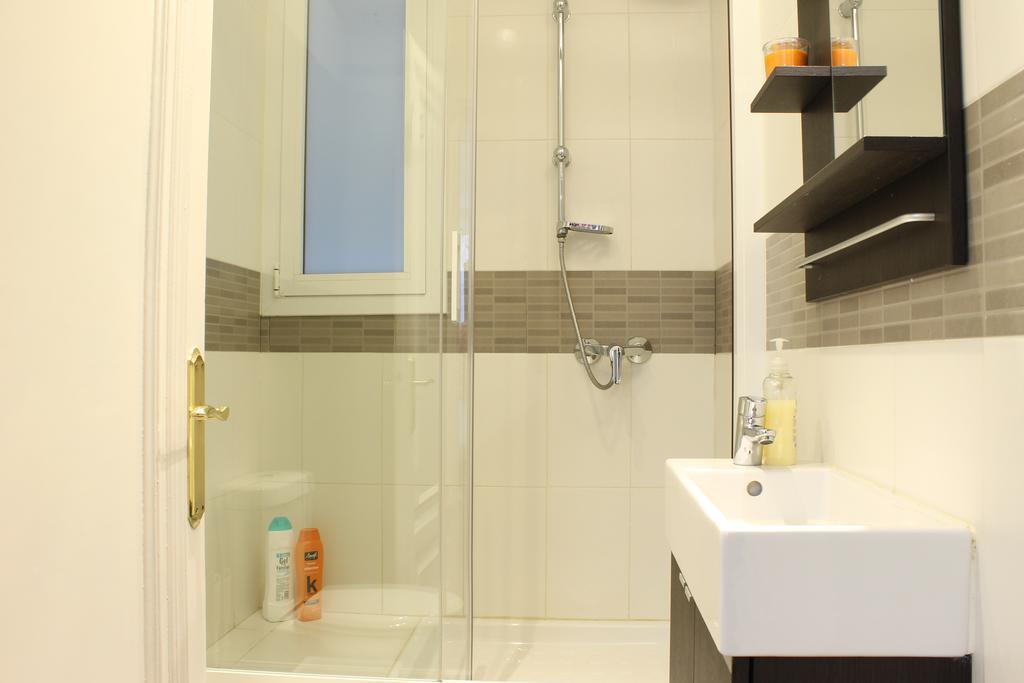 185m² 8 Slaapkamer, 4 Privé Badkamer In Eixample *