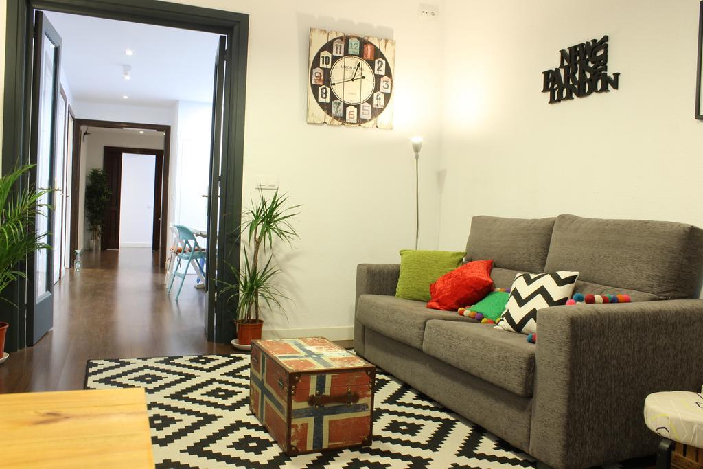 185m² 8 Slaapkamer, 4 Privé Badkamer In Eixample