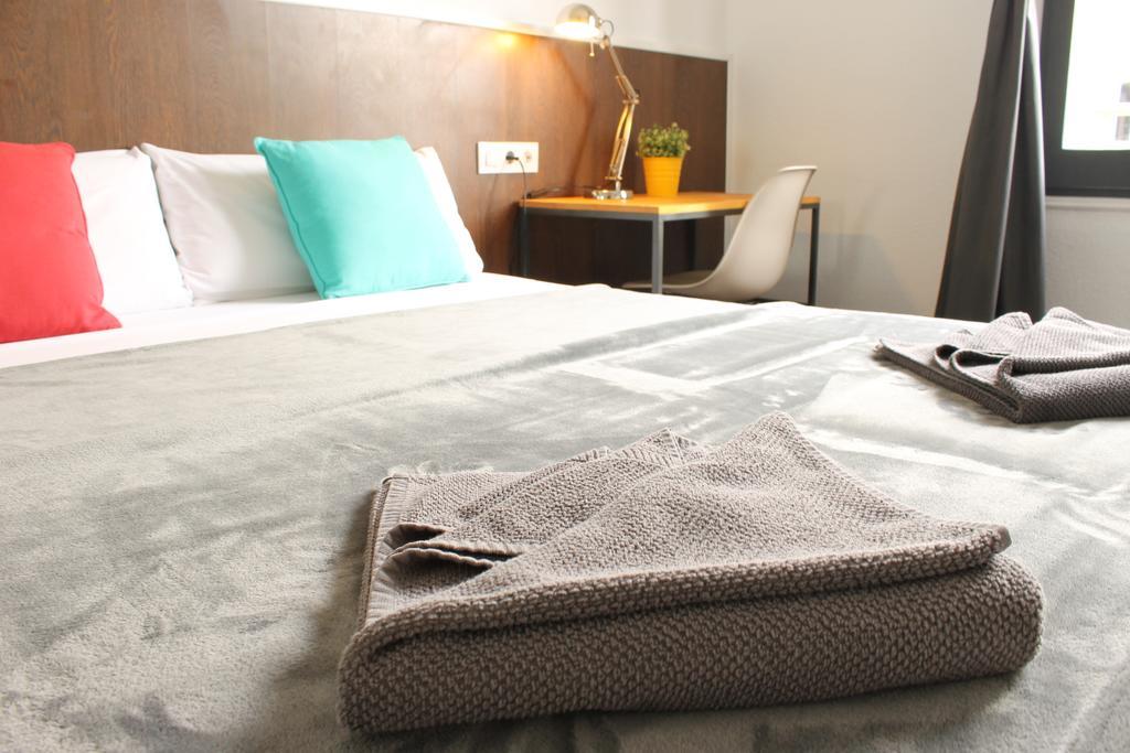 185m² 8 Slaapkamer, 4 Privé Badkamer In Eixample * Barcelona