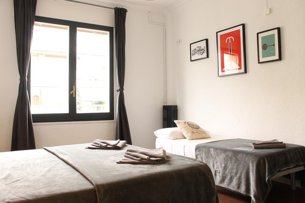 185m² 8 Slaapkamer, 4 Privé Badkamer In Eixample Appartement