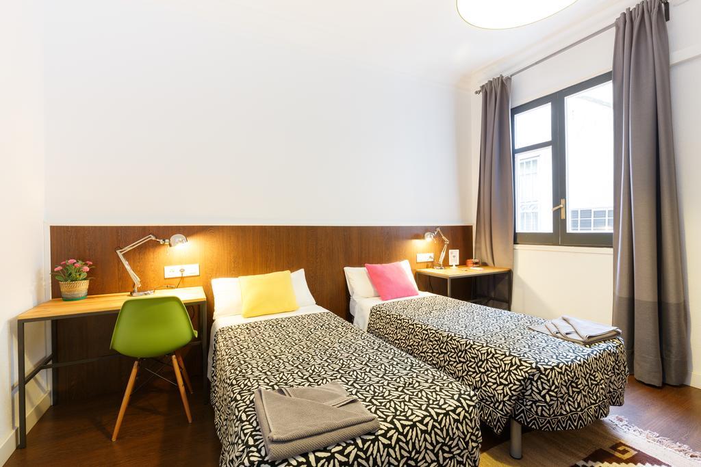 Appartement 185m² 8 Slaapkamer, 4 Privé Badkamer In Eixample Barcelona