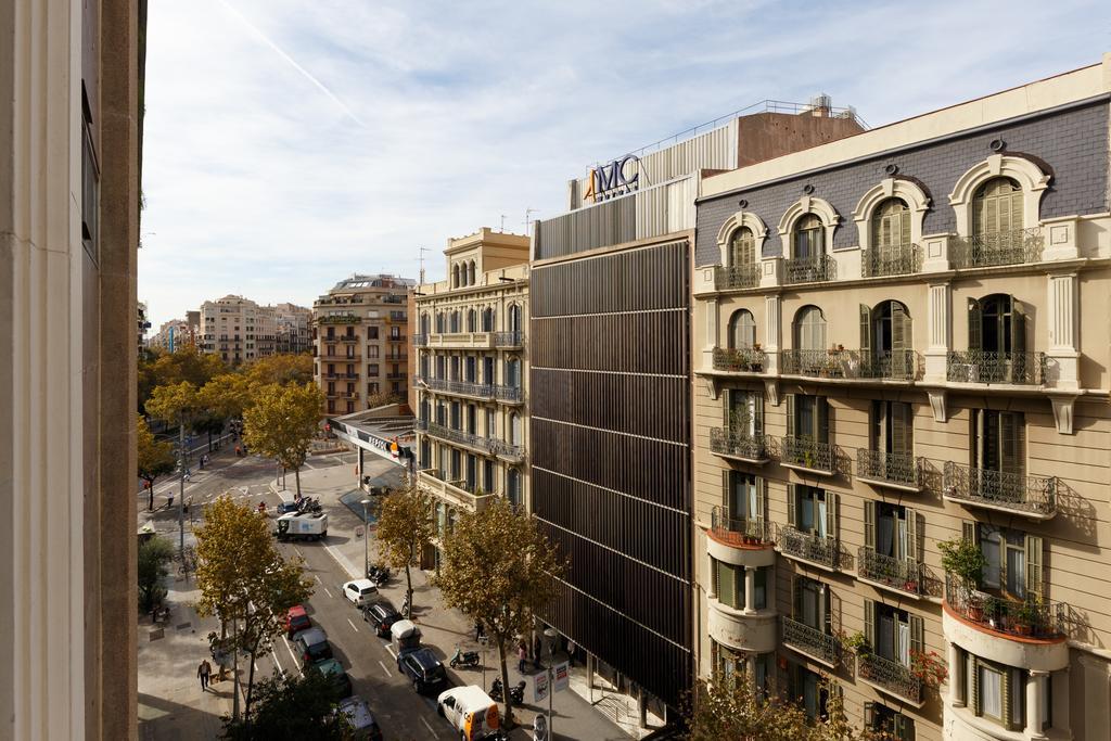 185m² 8 Slaapkamer, 4 Privé Badkamer In Eixample