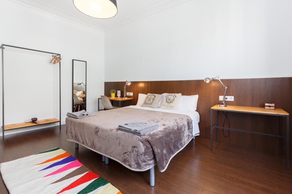 Appartement 185m² 8 Slaapkamer, 4 Privé Badkamer In Eixample