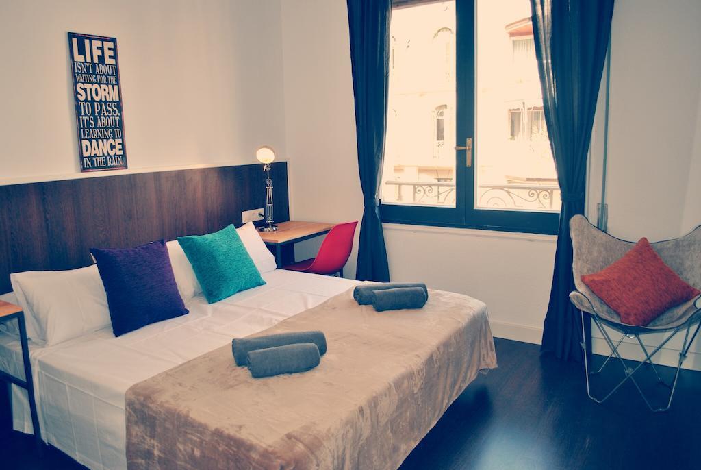Appartement 185m² 8 Slaapkamer, 4 Privé Badkamer In Eixample *