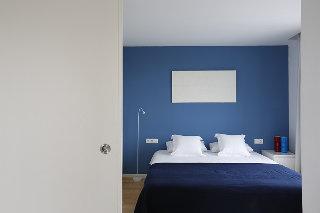 Apartment Around Mistral Pool