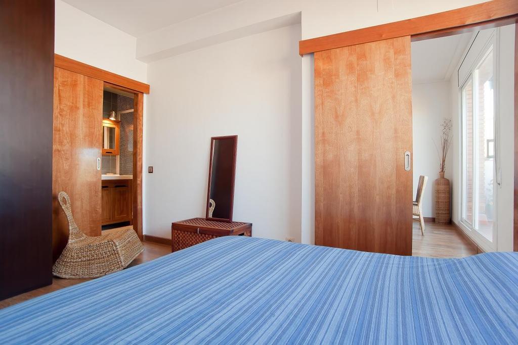 Apartment Aparteasy - Atic Sagrada Familia *