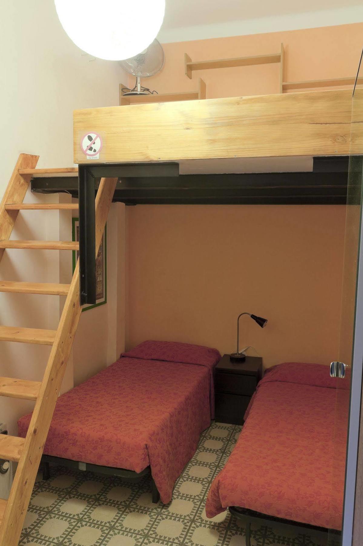 Diagonal Apartment