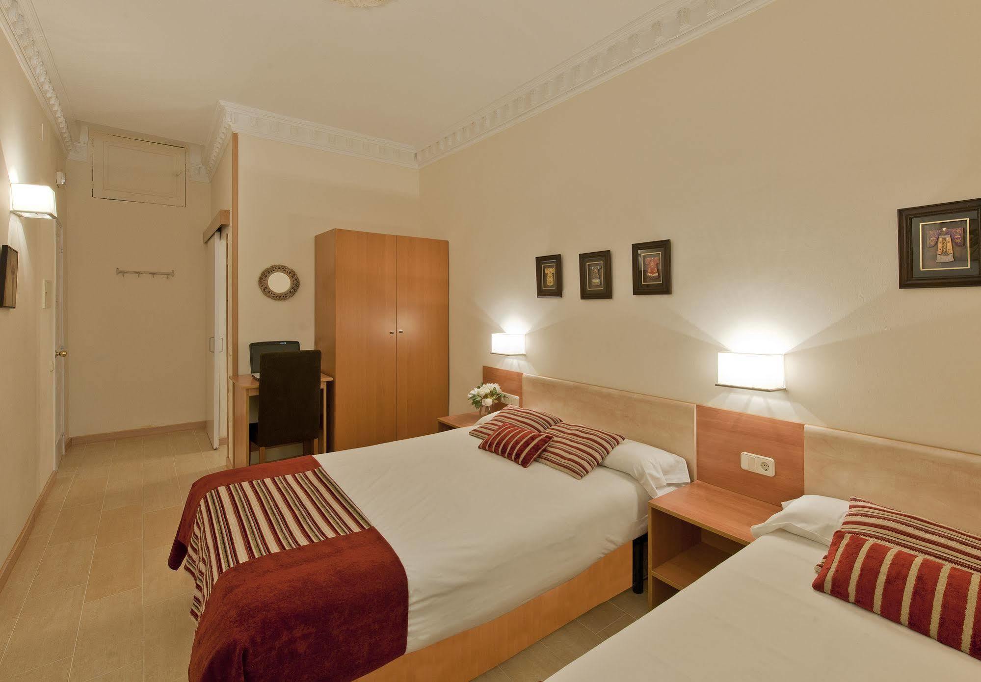 Gasthof Hostal Central Barcelona 2*