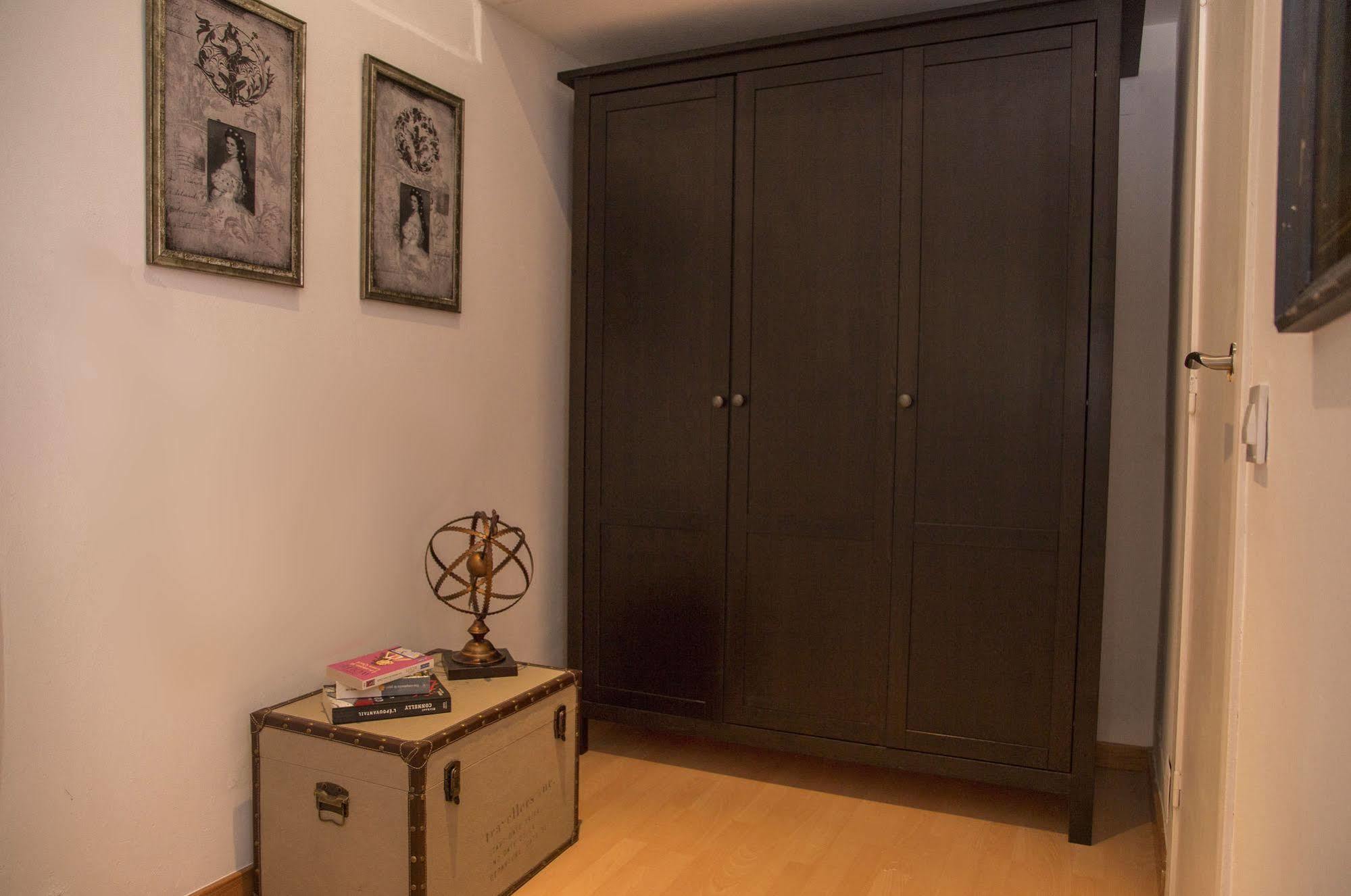 Apartment Alcam Books