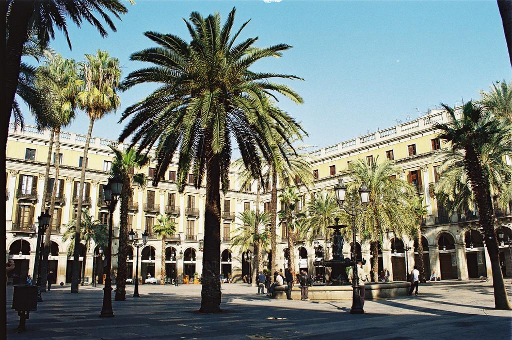 Plaza Real Hotel 2*