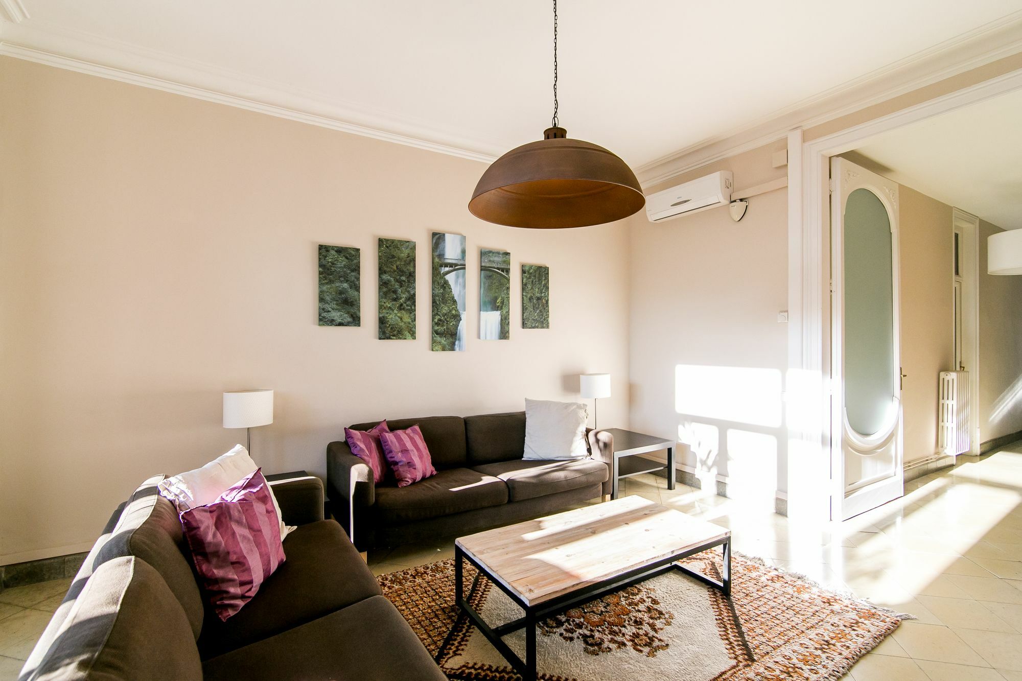 Placa Universitat Apartment