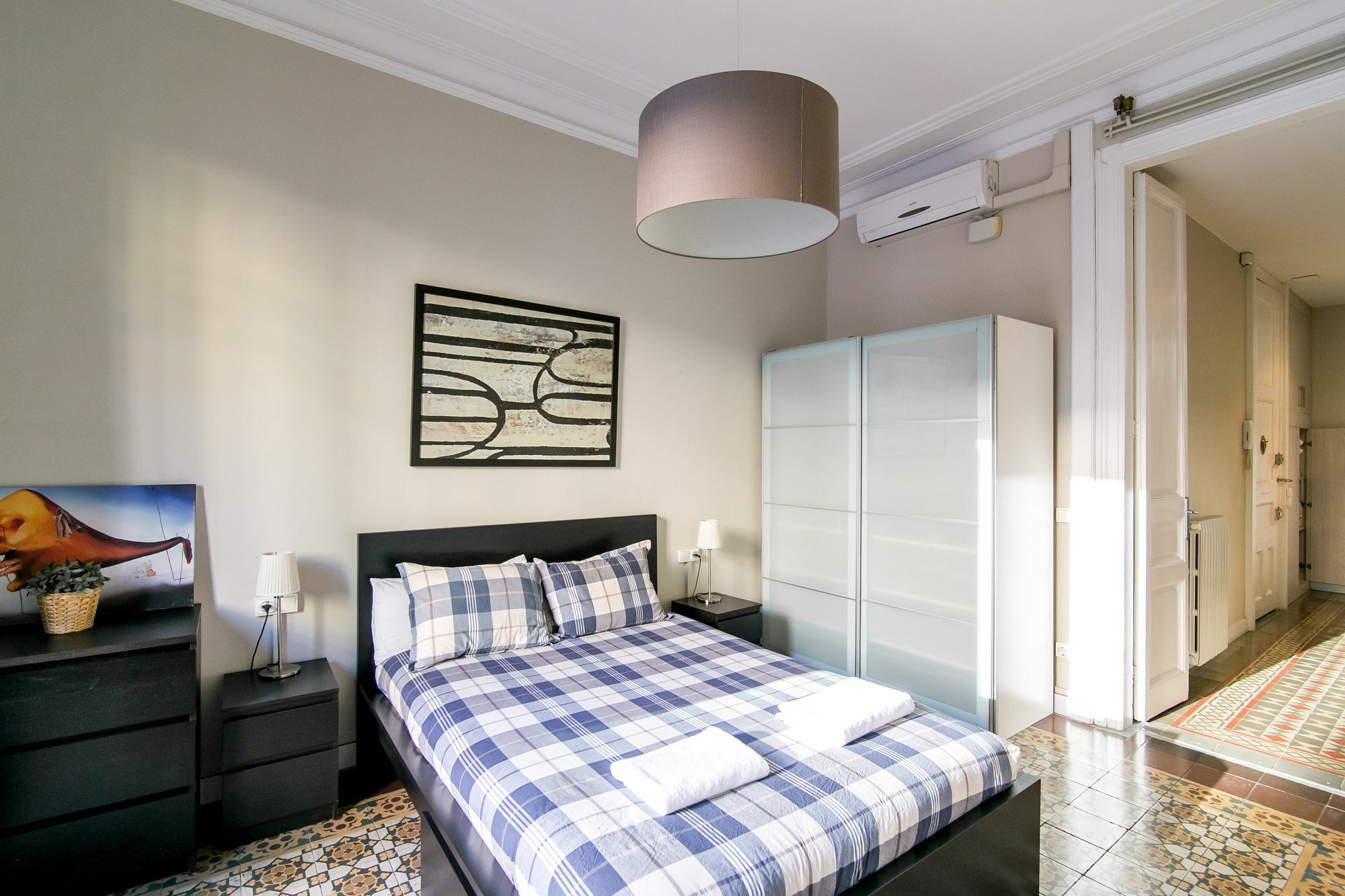 Placa Universitat Apartment